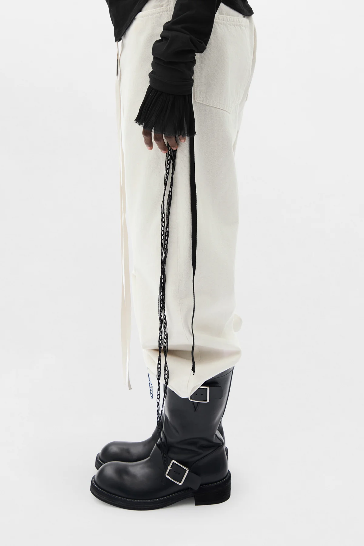 Sann Ruffled Cuffs With Lace Ribbons - Image 2