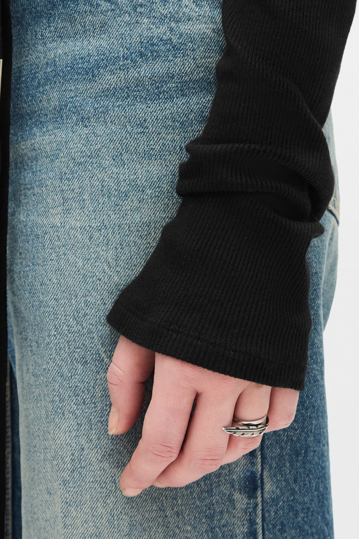 Berk Feather Ring - Image 3