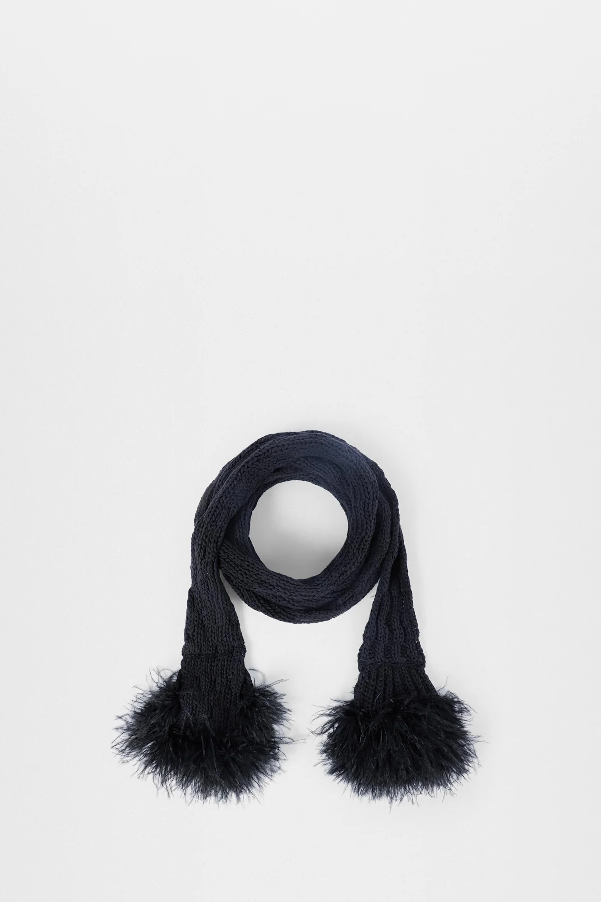 Rae Ribbed Scarf With Feathered Ruffles